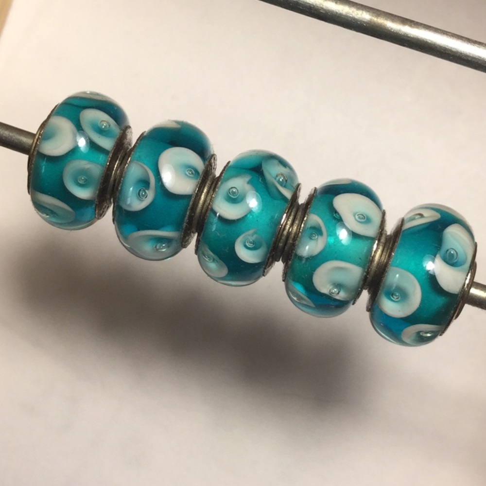 (Set of 5) 5mm Solid Core European Bead Charms SC8